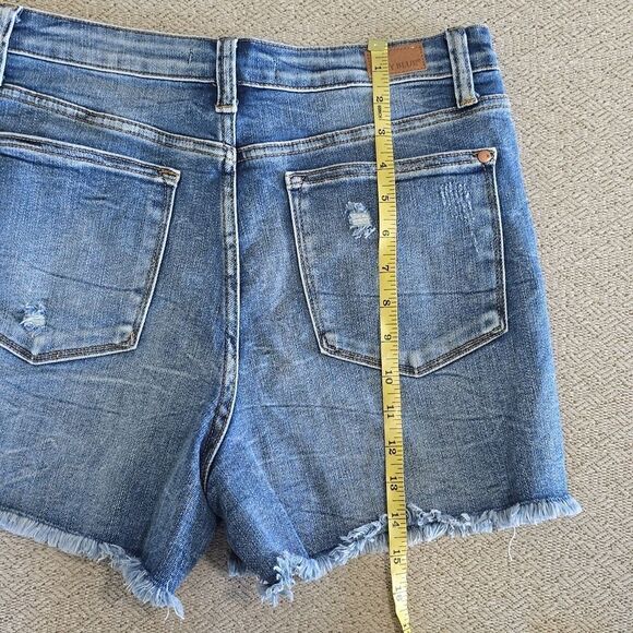 Judy Blue High Rise High Rise Cut Off Frayed Hem Denim Jean Shorts - Size Large - Picture 11 of 14